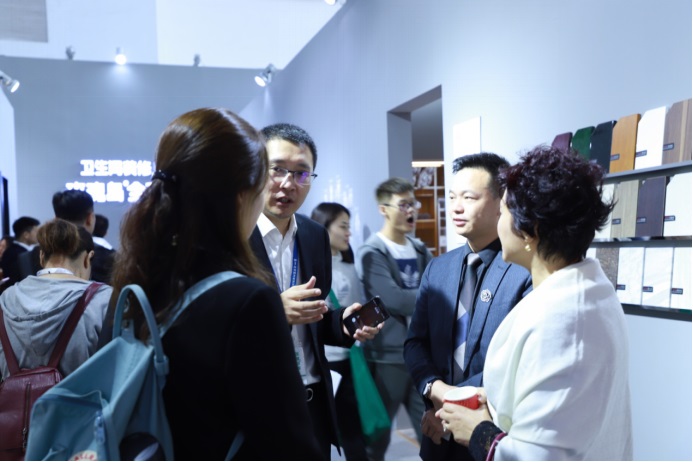 全衛定制 淋浴房 北京建材展 玫瑰島